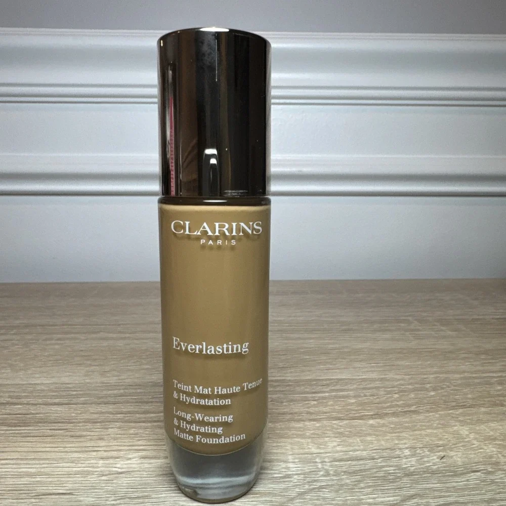 Clarins Everlasting Full Coverage Long Wearing & Hydrating‎ Matte 114.3W 30ml